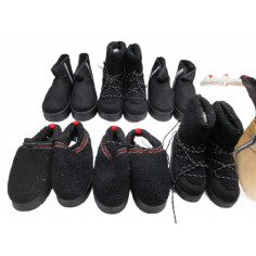 12 Paires de chaussures a 3€