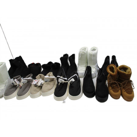 12 Paires de chaussures a 3€