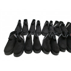 12 Paires de chaussures a 3€