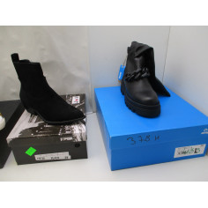 100 paires de chaussures a 3.50€