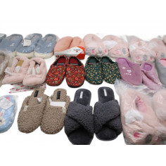 25 Paires de chaussons a 2€