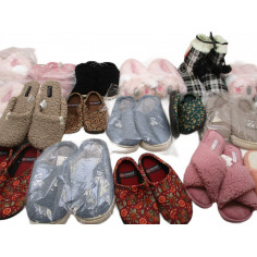 25 Paires de chaussons a 2€