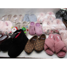 25 Paires de chaussons a 2€