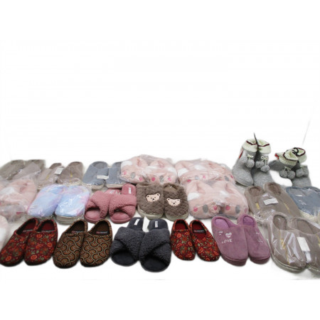 22 Paires de chaussons a 2€