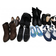17 paires de chaussures a 3€