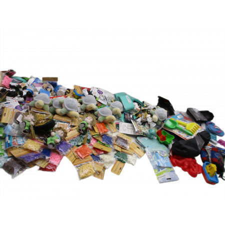 210 petit jouets