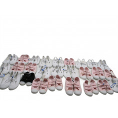 27 Paires de chaussures a...