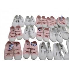 27 Paires de chaussures a 0.80€