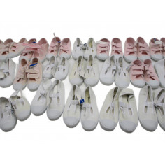 43 Paires de chaussures a 0.80€