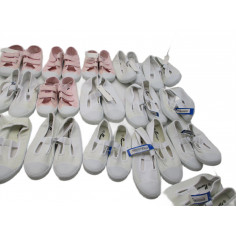 43 Paires de chaussures a 0.80€