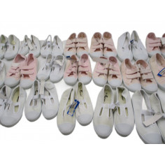 43 Paires de chaussures a 0.80€