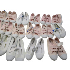 43 Paires de chaussures a 0.80€