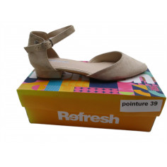 17 paires de chaussures a...