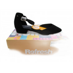 17 paires de chaussures a 3.50€
