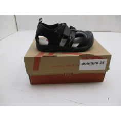17 paires de chaussures a 3.50€
