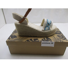 7 paires de chaussures a 3.50€