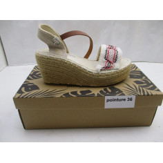 10 paires de chaussures a 3.50€