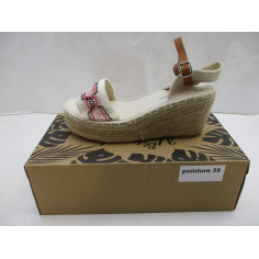 12 Paires de chaussures a 3€