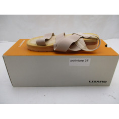 8 Paires de chaussures a 3€